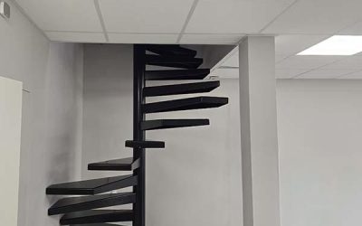 fabrication-escalier-sur-mesure-espace-forme Escalier sur mesure avec une forme hélicoïdale IM2S thermolaqué noir